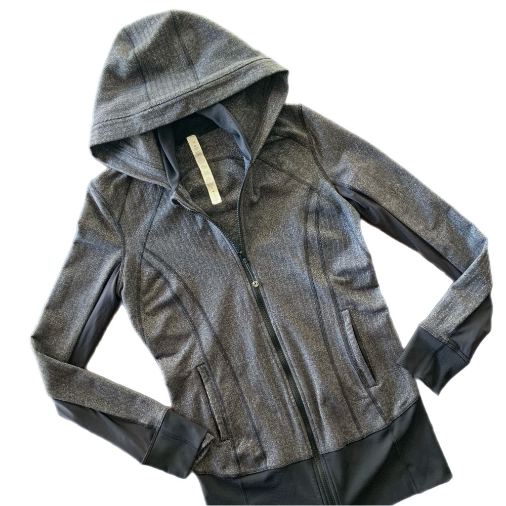 Lululemon Daily Practice Jacket
Heathered Herringbone Heathered Black - Picture 2 of 12